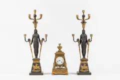 Philippe Thomire, (attribué à). Rare paire de candélabres à l'égyptienne en bronze doré et patiné. Circa 1805, bronze