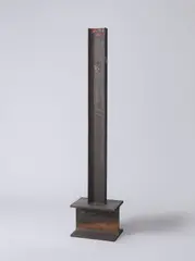 Meuser, Ohne Titel, 1988, Eisen mit Kreide, Acryl und Papier