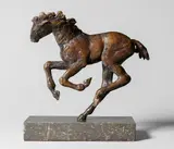 Galoppierendes Fohlen by Renée Sintenis, 1928, Bronze mit brauner Patina, auf Marmorsockel montiert, sold Dec 2023