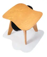 Isamu Noguchi, Chess table, 1944-48, Birds-eye Maple, inlaid acrylic, inlaid red wax, painted black aluminum, steel rod, maple
