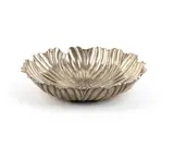 Gianmaria Buccellati, Nature Collection: sterling silver Flowers Daisy, The design is characterised by a complex radial pattern of pods that radiates out from the embossed floral centre