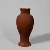 Johann Friedrich Böttger, Vase, nach dem Modell von Johann Jacob Irminger (um 1635–1724), Um 1710, Böttgersteinzeug, geschliffen, poliert. 21,2 cm (8 ⅜ in.)