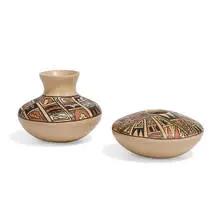 Elvira Nampeyo, vases, two
