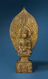 Nördliche Wei-Dynastie Chinesisch, Votivfigur eines sitzenden Buddhas. Anfang 5. Jahrhundert, Bronzeguss, ziseliert, Vorderseite vergoldet