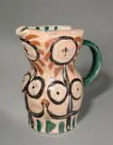 Flower women by Pablo Picasso, 1948, Weiße Keramik mit Engobenmalerei in Rot, Schwarz, Blau und Grün, glasiert. Höhe: 34 cm (13 ⅜ in.); ceramic, Madoura edit, sold Nov 2015