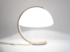 Elio Martinelli, Lampe "Serpente", A white lacquered metal and methacrylate "Serpente" lamp by Elio Martinelli designed in 1965