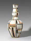 KPM-Modell-Nr. 2.053 (um 1855) / Porzellan, staffiert, vergoldet by Staatliche Porzellan-Manufaktur Berlin, 66 cm (26 in.), sold May 2014