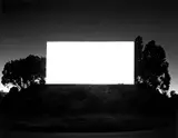 South Bay Drive-In, San Diego“, aus der Serie „Theaters“, seit 1976 by Hiroshi Sugimoto, 1993, Silbergelatineabzug, sold Oct 2018