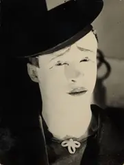 Selbstportrait als Clown by Werner Rohde, 1928, Vermutlich Vintage. Silbergelatineabzug, sold Nov 2015