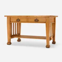 Roycroft, Rare library table, model 18 from the Roycroft Inn, East Aurora, c. 1912, bird's-eye maple, copper
