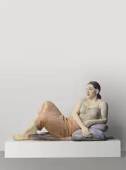 Robert Metzkes, Große Liegende, 2000, Terracotta, engobiert (zweiteilig)
