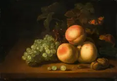 Stilleben mit Pfirsichen, Trauben, Walnüssen und Schmetterling by Abraham van Calraet, Um 1670, Öl auf Eichenholz, sold Jul 2015