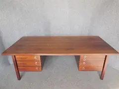 Arne Vodder, SIX-DRAWER ROSEWOOD DESK 72 x 203 x 95cm
