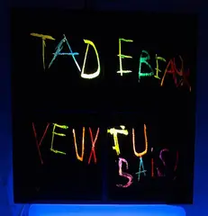 Yaz, Ta'as de Beaux Yeux Tu Sais light box
