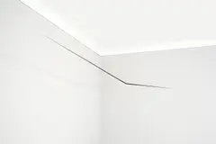 Otto Boll, Ohne Titel, 1985, Aluminium und Stahl, schwarz gefasst