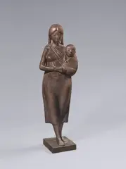Indianerin mit Kind by Gerhard Marcks, 1964, Bronze mit brauner Patina, sold Jun 2023
