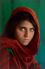 Steve McCurry, Sharbat Gula, Afghan Girl, Pakistan, 1984, Cibachrome-Abzug, 2019