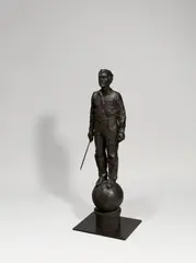 Neuer Eiserner Mann by Stephan Balkenhol, 2004, Bronze mit schwarz-brauner Patina. Höhe: 85 cm (33 ½ in.), sold Jun 2018
