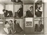 Bauhaus-Portfolio, 2 Portfolien mit jeweils 10 Silbergelatineabzügen in Original-Kassette, 1984. Agfa-Portriga-Rapid-Papier, Agfa-Rekord-Rapid-Papier sowie Kodak-Ektalure-Papier
