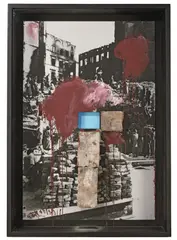 Wolf Vostell, Millionen I, 1958, Assemblage: Röhrenbildschirm, Ziegelsteine, Gouache auf Photoleinwand in einem Objektkasten