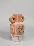 Pablo Picasso, Vase au décor pastel, 1953, Vase, roter Ton, unglasiert, mit Farbkreiden bezeichnet. Höhe: 32,2 cm (12 ⅝ in.)