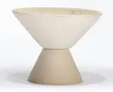 Lagardo Tackett, Footed planter
