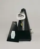 Man Ray, Objet indestructible, 1923, Metronom-Multiple. Höhe: 21,5 cm (8 ½ in.)