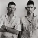 Roger Ballen, Dresie and Casie, Twins, Western Transvaal, 1993, Silbergelatineabzug, selengetont, 1999