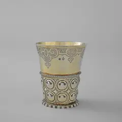 Bartel Jamnitzer, Nürnberger Noppen-Renaissance-Becher, Um 1580, Silber, getrieben, ziseliert, vergoldet. 8,5 cm; Ø 7,5 cm (3 ⅜ in.; Ø 3 in.)