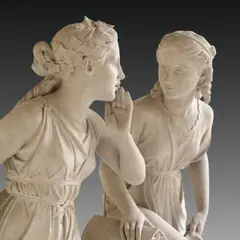 Albert Wolff, Peitho und Hebe am Brunnen. 1899, nach Entwurf von 1879, Sandsteinfarbige Terrakotta, geschlemmt, aus der Tonwarenfabrik March, Berlin-Charlottenburg