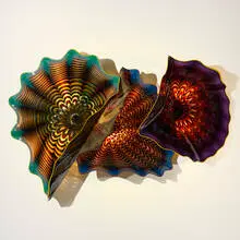 Dale Chihuly, Persian Installation, Poggianti-Schulman Wall, 1991, hand-blown glass, metal armature, halogen lighting