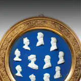 Tondo mit Profilbildnissen der Familie König Friedrich Wilhelms III. von Preußens und Königin Luise, mit ihren sieben Kindern und den beiden Kindern ihrer Schwester Friederike by Kpm Königliche Porzellan-Manufaktur Berlin, 1815, Modell: Leonhard Posch (1750-1831). Bisquitporzellan, Porzellan. Ø 23 cm (9 in.), sold May 2013