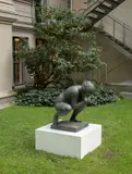 Edgar Augustin, Hockende, 1978, Bronze mit grüngrauer Patina