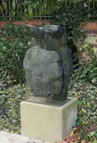 Wilhelm Loth, Torso 3/60 – Raumkonzept nach einer schwangeren Frau, 1960, Bronze mit grünschwarzer Patina