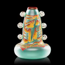 Face Vase by Dan Dailey, sold Sep 2019