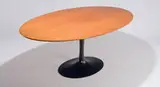 Eero Saarinen, Oval dining table