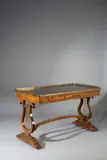 Wohl John McLean, Schreibtisch mit Lyra-Beinen, 1805, Palisander auf Eiche furniert; Zedernholz (Schubladen); Lederarbeitsfläche; Bronze, feuervergoldet; Rollen