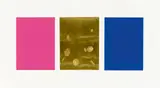 Yves Klein, Monochrome und Feuer“ (Triptychon), 1961, Ausstellungskatalog mit 3 Tafeln in Blau, Rosa und Gold: 2 Serigrafien in Blau bzw. Rosa, jeweils auf leichtem Karton, und 1 Goldkarton, von Yves Klein mit Blattgold versehen. Mit 2 Doppelbögen mit Abbildungen, 1 Doppelbogen mit Text und Umschlagboge