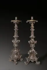 Wohl Giovanni Giardini, Paar Torchèren, Um 1710, Kupfer, getrieben, gegossen; Reste der Versilberung. Je 120 cm (47 ¼ in.)