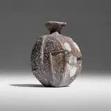 Hasu Yoshitaka, Iga Sakenomi (sake bottle), stoneware with natural ash glazing