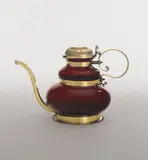 Süddeutsch, Teekännchen aus Goldrubin mit vergoldeter Silberfassung, Um 1700, Goldrubinglas, Silbermontierung feuervergoldet