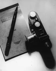 Alexander Rodchenko, Leica und Füller, 1930, Silbergelatineabzug, 1950er Jahre