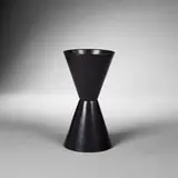 Lagardo Tackett, vase