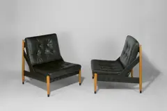 Egon Eiermann, Paar Polstersessel für den Deutschen Bundestag in Bonn (Modell SE 12 – nach dem Modell SE122 A von 1958), 1969, Teak, teilweise lackiert; Leder – Hersteller: Wilde & Spieth, Esslingen