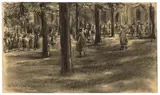 Max Liebermann, Schulgang in Laren, Um 1898, Kohle auf chamoisfarbenem Papier (aus einem Skizzenbuch)