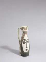 Visage by Pablo Picasso, 1955, Krug, weißer Ton, mit Engobenbemalung, innen glasiert. Höhe: 31,5 cm (12 ⅜ in.), sold Dec 2021