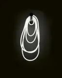 Mathieu Mercier, Ohne Titel, 2005, Neonröhren, lackierte Stahlstange, Elektrokabel