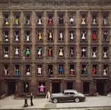 Ormond Gigli, Girls in the Windows, 1960, Späterer C-Print. Fujicolor-Crystal-Archive-Papier