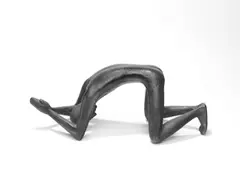 Karl-Heinz Krause, Betender, 1958, Bronze mit grünschwarzer Patina