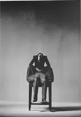Jürgen Klauke, Heimspiel, 1990, Silbergelatineabzug auf Barytpapier